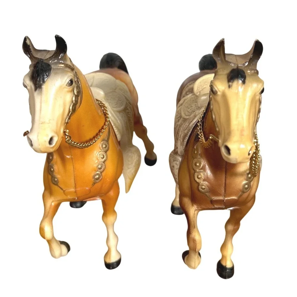 Vintage Hong Kong Plastic Horse Figurines Western Saddle Chains Retro Toy Set/2